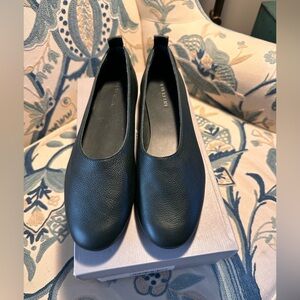 Everlane Ballet Flats.  Dark Green.  Size 9 NIB